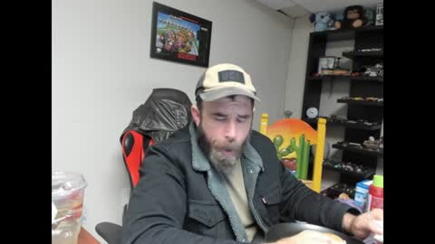 Snapshot of brutalmaster1983 chatting on January 6, 5:52 am BRUTALMASTER1983 online show from January 6, 5:52 am