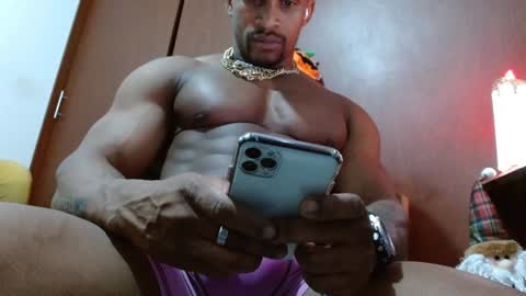 Snapshot of bryan_colen chatting on February 7, 4:59 am Enjoy the best muscle straws online show from February 7, 4:59 am