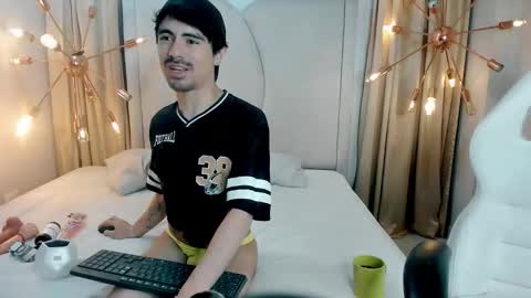 Snapshot of brycams3 chatting on September 28, 3:48 am BRYAN online show from September 28, 3:48 am
