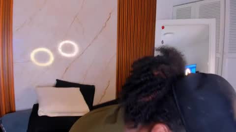 Bryxon  online show from February 13, 3:03 pm