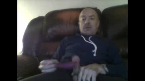 burnleyguy1977 online show from January 11, 6:17 am