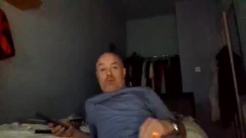 burnleyguy1977 online show from June 1, 3:29 am
