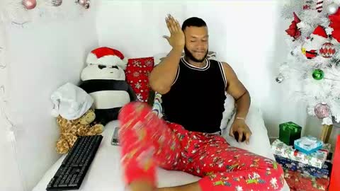 Snapshot of callmeby_lebron chatting on December 26, 2:16 pm LeBron online show from December 26, 2:16 pm