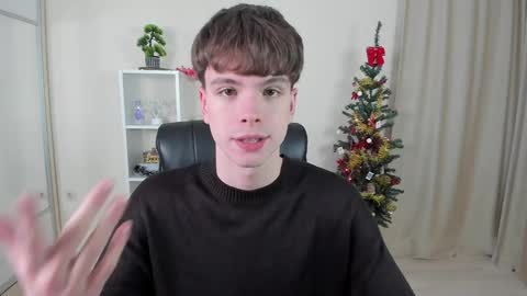 Hey I am Calvin  online show from December 29, 7:11 pm