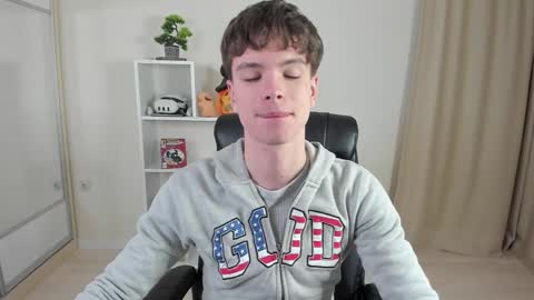 Hey I am Calvin  online show from February 5, 7:10 pm