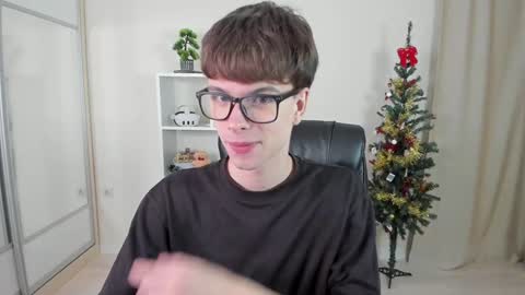 Hey I am Calvin  online show from January 7, 7:17 pm