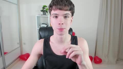 Hey I am Calvin  online show from February 14, 7:23 pm