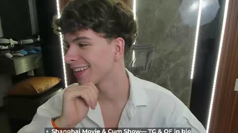 Hey I am Calvin  online show from July 3, 3:18 pm