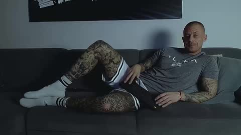 Calvin  online show from November 6, 11:41 pm