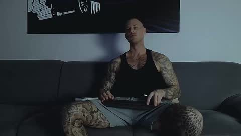 Calvin  online show from November 20, 12:54 am