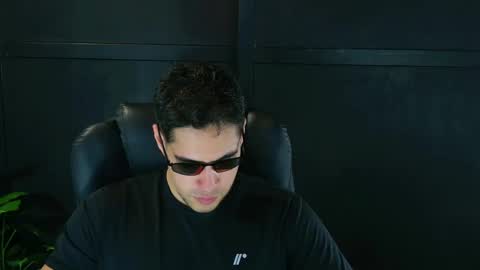 Snapshot of camara110 chatting on March 4, 7:11 pm camara110 online show from March 4, 7:11 pm