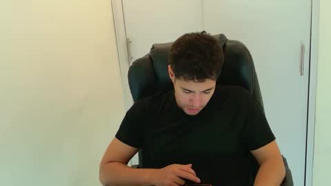 camara110 online show from December 22, 3:58 am