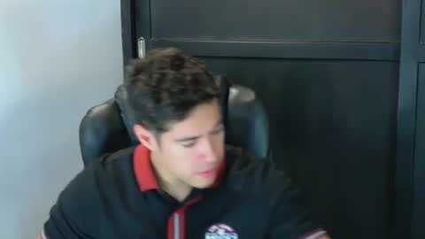 Snapshot of camara110 chatting on September 29, 9:54 pm camara110 online show from September 29, 9:54 pm