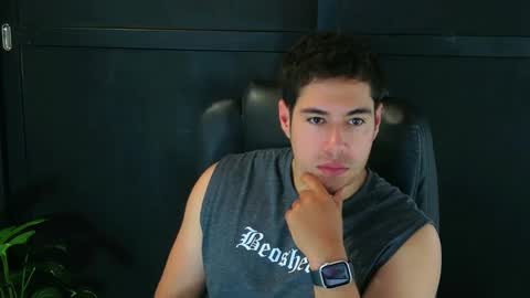 Snapshot of camara110 chatting on February 26, 9:25 pm camara110 online show from February 26, 9:25 pm