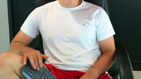 Snapshot of camara110 chatting on February 1, 5:37 pm camara110 online show from February 1, 5:37 pm