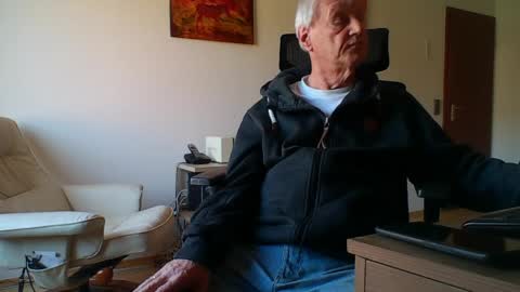 camcologne online show from April 1, 9:00 am