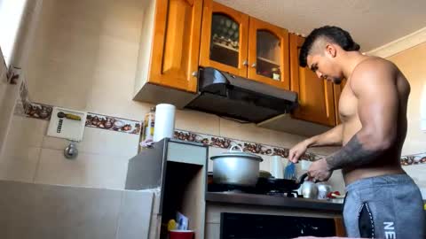 Snapshot of camilo_contre21 chatting on January 29, 9:39 pm camilo_contre21 online show from January 29, 9:39 pm