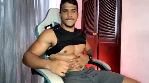 Snapshot of camilo_contre21 chatting on February 8, 9:36 pm camilo_contre21 online show from February 8, 9:36 pm