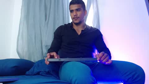 Snapshot of camilo_contre21 chatting on February 28, 9:33 pm camilo_contre21 online show from February 28, 9:33 pm