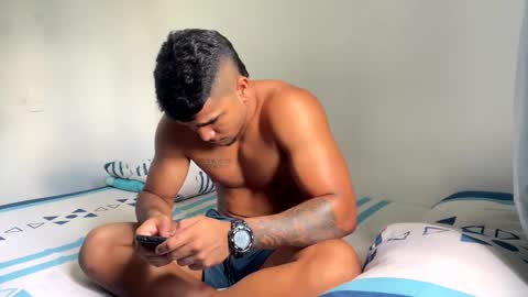 Snapshot of camilo_contre21 chatting on January 23, 8:35 pm camilo_contre21 online show from January 23, 8:35 pm