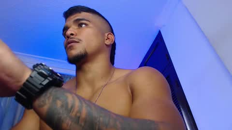 Snapshot of camilo_contre21 chatting on February 14, 8:15 pm camilo_contre21 online show from February 14, 8:15 pm