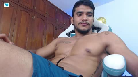 camilo_contre21 online show from June 1, 8:20 pm