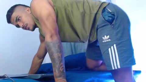 Snapshot of camilo_contre21 chatting on March 3, 8:39 pm camilo_contre21 online show from March 3, 8:39 pm