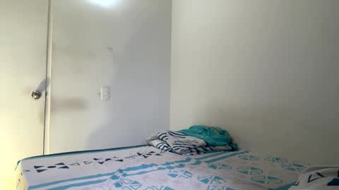 Snapshot of camilo_contre21 chatting on February 4, 9:10 pm camilo_contre21 online show from February 4, 9:10 pm
