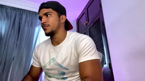 Snapshot of camilo_contre21 chatting on February 10, 8:31 pm camilo_contre21 online show from February 10, 8:31 pm