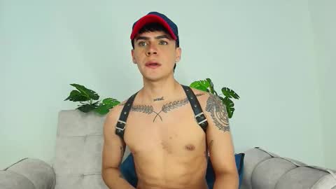 Snapshot of camilo_xcam chatting on September 14, 4:42 pm CAMILO online show from September 14, 4:42 pm