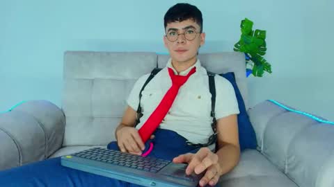Snapshot of camilo_xcam chatting on October 10, 8:56 pm CAMILO online show from October 10, 8:56 pm