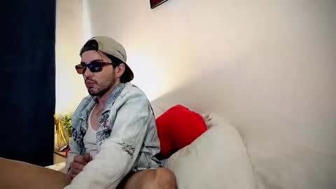 Snapshot of camilosaennz chatting on March 11, 7:03 pm camilo online show from March 11, 7:03 pm