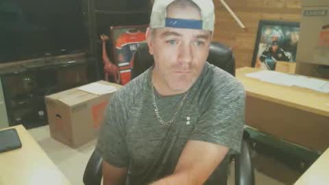 Snapshot of canadianboi6969 chatting on October 25, 6:37 am CanadianBacon6969 online show from October 25, 6:37 am
