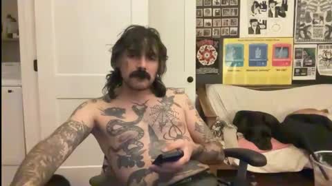 cantleavethehouse online show from December 3, 8:20 am