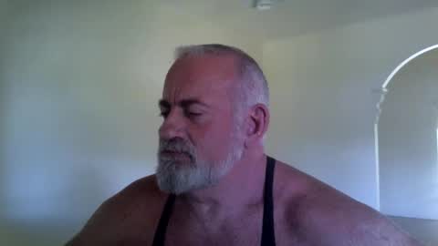 C A Rey online show from December 12, 1:32 am