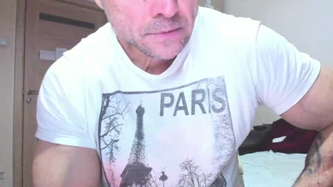 Snapshot of carin_the_body chatting on January 18, 7:48 pm Laz online show from January 18, 7:48 pm