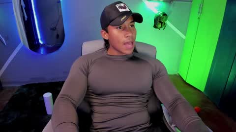 Snapshot of carl_smithh chatting on January 25, 4:56 am Carl online show from January 25, 4:56 am