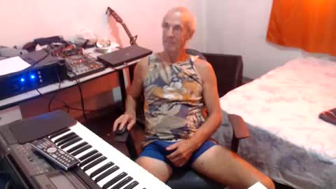 carlos online show from May 29, 11:53 am