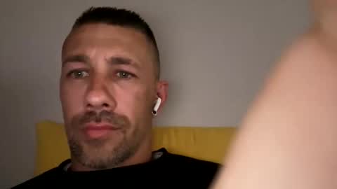 carlosrm440882 online show from May 17, 5:31 pm