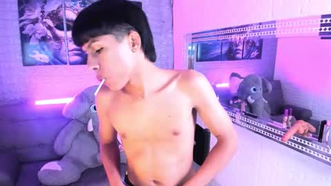 carolinejesh online show from February 21, 7:15 pm