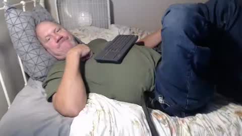 Snapshot of casinocam chatting on October 19, 5:34 am CasinoCam online show from October 19, 5:34 am