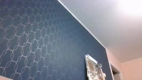 Im yours online show from January 7, 6:45 pm