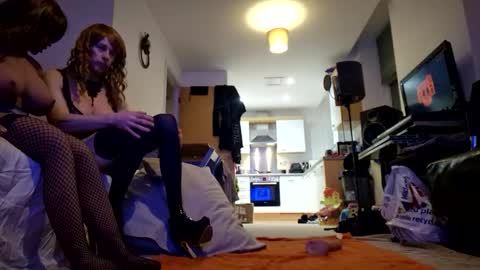 Cdleigh1984 online show from April 18, 11:15 pm