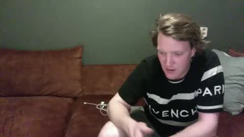 ceezeee online show from March 3, 1:57 am