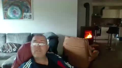 charles6064 online show from December 20, 9:32 am