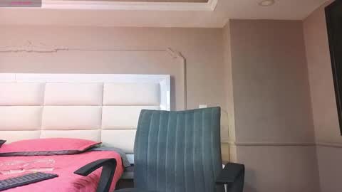 charlesbrown_ online show from October 28, 11:23 am