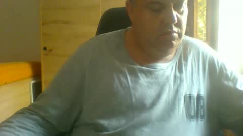 charly online show from November 11, 8:41 am