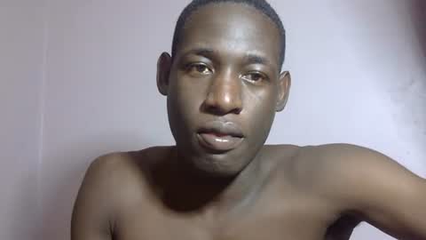 Snapshot of charmzboy chatting on October 5, 10:25 pm charmzboy online show from October 5, 10:25 pm