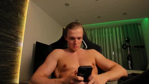 Chase Reed online show from November 25, 9:50 pm