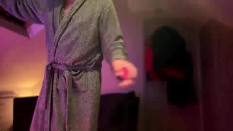 Cheekylondon online show from December 4, 10:19 pm